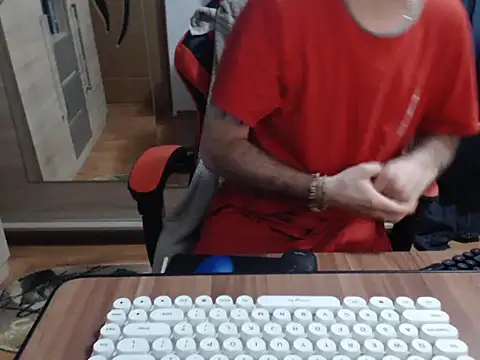 uncutguy01 online show from 11/03/25, 05:42