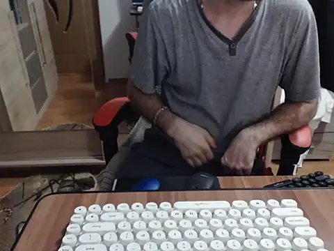 uncutguy01 online show from 11/12/25, 05:08