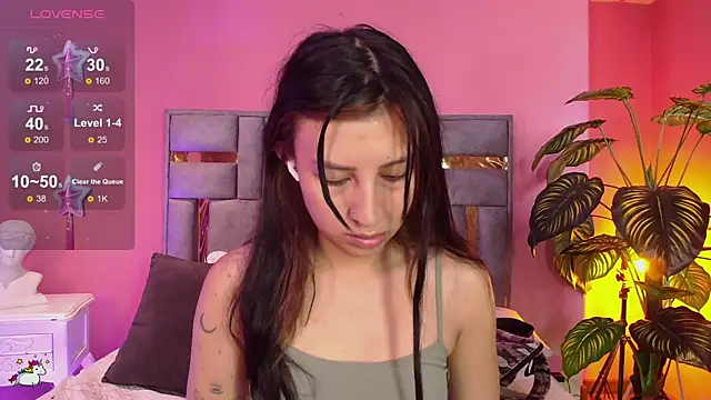 Nicolette ks  online show from 12/03/24, 01:32