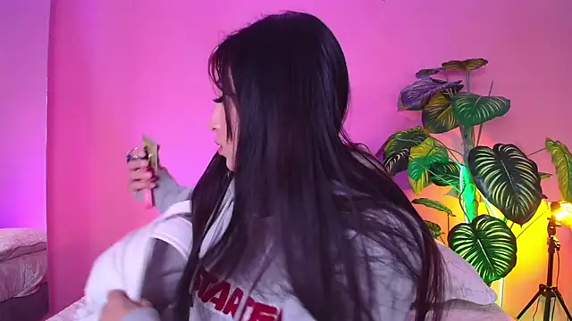 Nicolette ks  online show from 12/16/24, 02:16