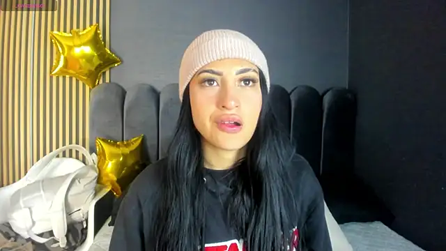 Nicolette ks  online show from 10/08/25, 04:10