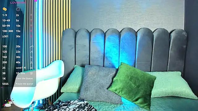 Nicolette ks  online show from 12/05/25, 03:48