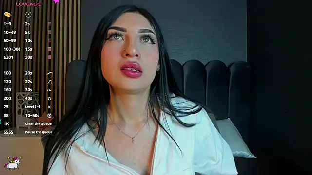 Snapshot of Nicolette_ks_ chatting on 02/19/26, 04:30 Nicolette ks online show from 02/19/26, 04:30