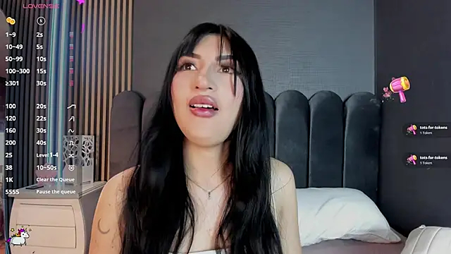 Snapshot of Nicolette_ks_ chatting on 03/12/26, 04:07 Nicolette ks online show from 03/12/26, 04:07