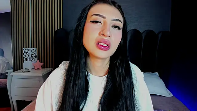 Snapshot of Nicolette_ks_ chatting on 03/26/26, 04:40 Nicolette ks online show from 03/26/26, 04:40