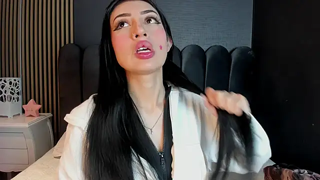 Snapshot of Nicolette_ks_ chatting on 04/10/26, 04:28 Nicolette ks online show from 04/10/26, 04:28