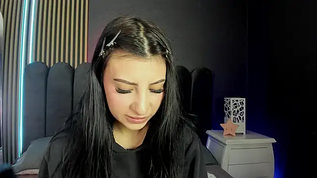 Snapshot of Nicolette_ks_ chatting on 05/30/26, 04:53 Nicolette ks online show from 05/30/26, 04:53