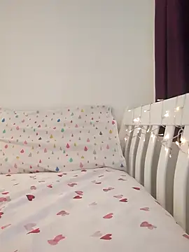 Nancy-Pink online show from 10/14/25, 08:59