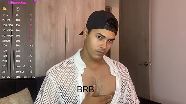 Snapshot of Iamdylan777 chatting on 12/03/24, 01:21 Iamdylan777 online show from 12/03/24, 01:21