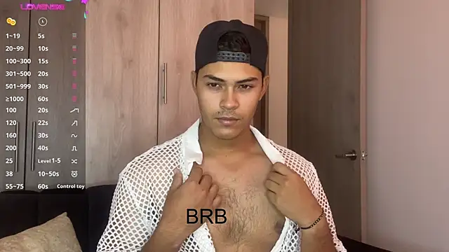 Snapshot of Iamdylan777 chatting on 12/04/24, 06:39 Iamdylan777 online show from 12/04/24, 06:39