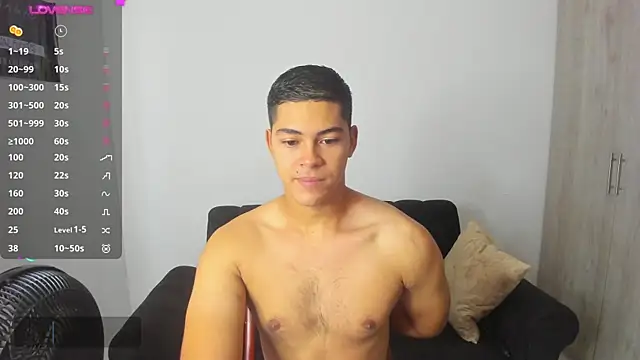 Snapshot of Iamdylan777 chatting on 12/11/24, 01:49 Iamdylan777 online show from 12/11/24, 01:49