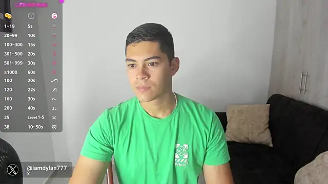 Snapshot of Iamdylan777 chatting on 12/12/24, 12:22 Iamdylan777 online show from 12/12/24, 12:22