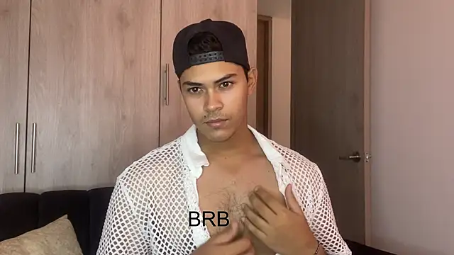 Snapshot of Iamdylan777 chatting on 12/20/24, 06:24 Iamdylan777 online show from 12/20/24, 06:24