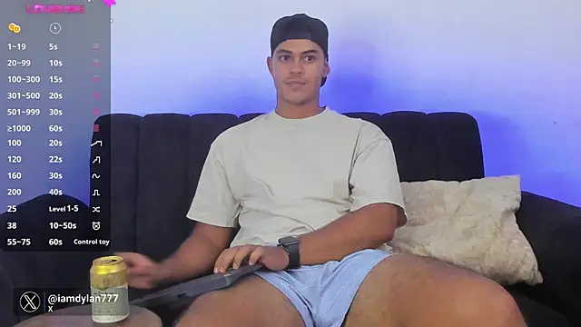 Snapshot of Iamdylan777 chatting on 12/22/24, 01:34 Iamdylan777 online show from 12/22/24, 01:34