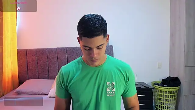 Snapshot of Iamdylan777 chatting on 01/02/25, 04:56 Iamdylan777 online show from 01/02/25, 04:56