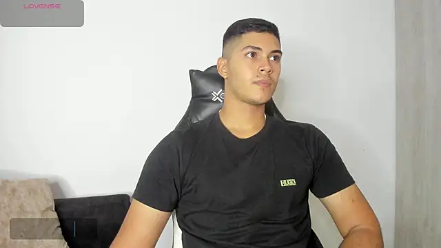 Snapshot of Iamdylan777 chatting on 01/30/25, 06:46 Iamdylan777 online show from 01/30/25, 06:46