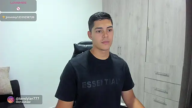 Snapshot of Iamdylan777 chatting on 02/08/25, 10:51 Iamdylan777 online show from 02/08/25, 10:51