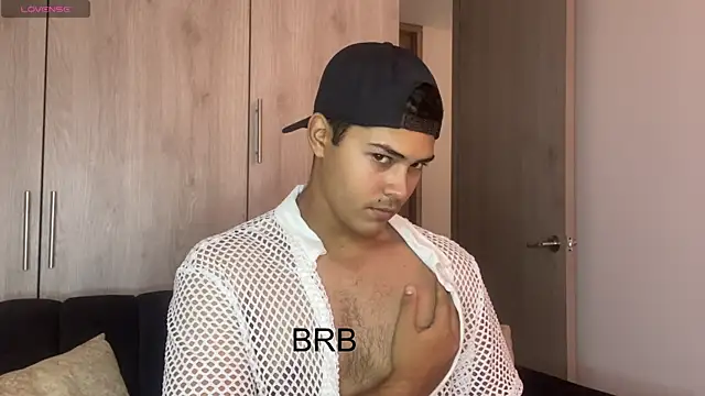 Snapshot of Iamdylan777 chatting on 02/12/25, 01:52 Iamdylan777 online show from 02/12/25, 01:52