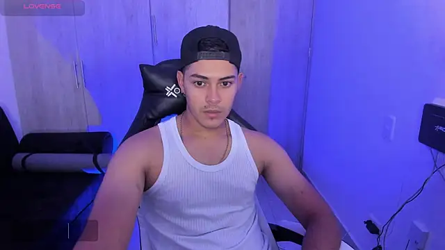 Snapshot of Iamdylan777 chatting on 02/17/25, 10:36 Iamdylan777 online show from 02/17/25, 10:36