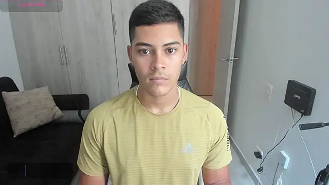 Snapshot of Iamdylan777 chatting on 02/18/25, 10:14 Iamdylan777 online show from 02/18/25, 10:14