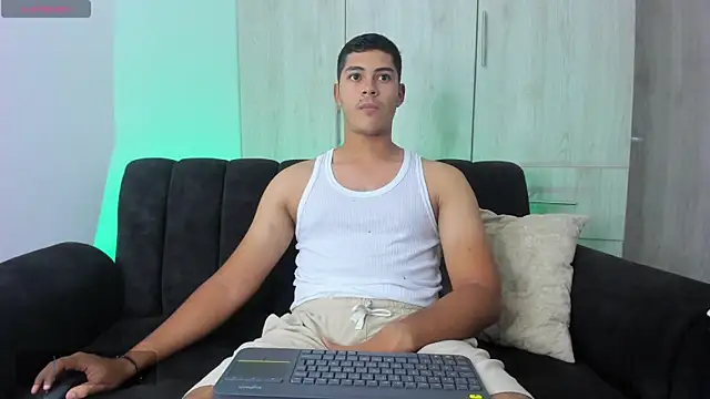 Snapshot of Iamdylan777 chatting on 02/26/25, 10:31 Iamdylan777 online show from 02/26/25, 10:31