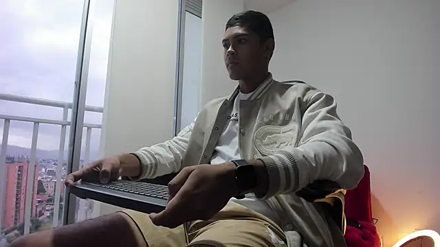 Snapshot of Iamdylan777 chatting on 03/19/25, 10:53 Iamdylan777 online show from 03/19/25, 10:53