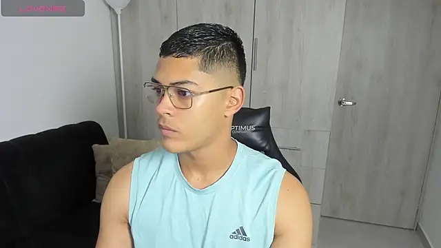 Snapshot of Iamdylan777 chatting on 09/17/25, 11:12 Iamdylan777 online show from 09/17/25, 11:12