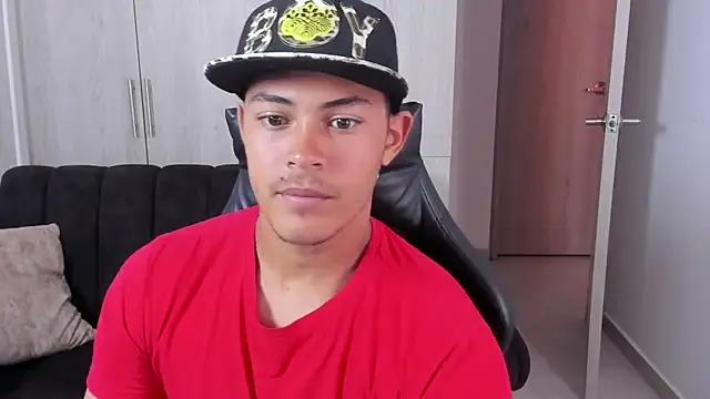 Snapshot of Iamdylan777 chatting on 10/09/25, 02:04 Iamdylan777 online show from 10/09/25, 02:04