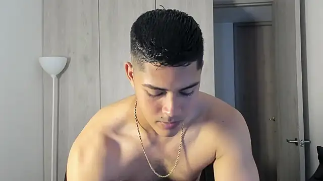 Snapshot of Iamdylan777 chatting on 10/11/25, 07:12 Iamdylan777 online show from 10/11/25, 07:12