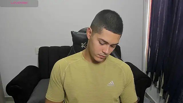 Snapshot of Iamdylan777 chatting on 03/04/26, 12:22 Iamdylan777 online show from 03/04/26, 12:22