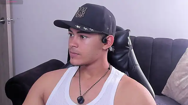 Snapshot of Iamdylan777 chatting on 03/22/26, 02:31 Iamdylan777 online show from 03/22/26, 02:31