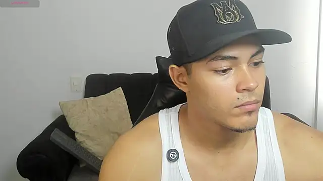 Snapshot of Iamdylan777 chatting on 04/06/26, 04:52 Iamdylan777 online show from 04/06/26, 04:52