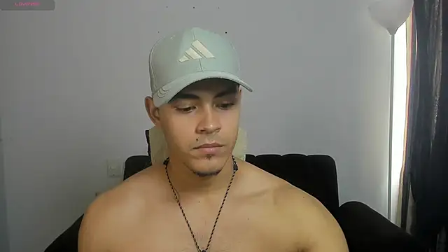 Snapshot of Iamdylan777 chatting on 04/07/26, 02:39 Iamdylan777 online show from 04/07/26, 02:39