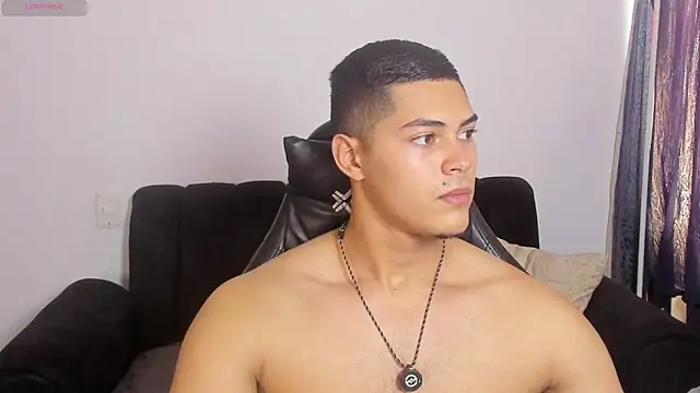 Snapshot of Iamdylan777 chatting on 04/15/26, 03:52 Iamdylan777 online show from 04/15/26, 03:52