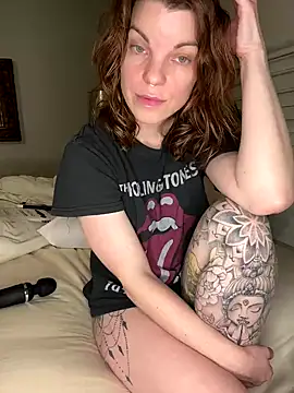 Snapshot of wildefaye chatting on 11/13/25, 09:03 wildefaye online show from 11/13/25, 09:03