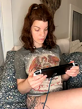 Snapshot of wildefaye chatting on 11/23/25, 02:00 wildefaye online show from 11/23/25, 02:00