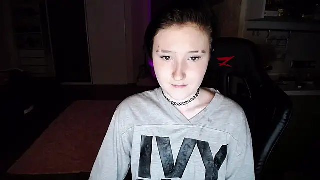 Kira Bakker online show from 02/26/25, 09:58