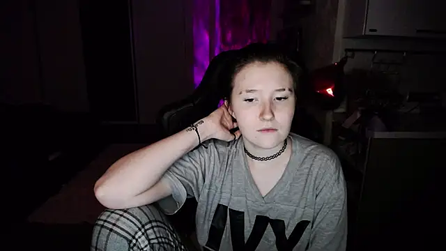 Kira Bakker online show from 03/11/25, 10:20