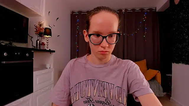 Snapshot of BettyBrowni chatting on 02/04/25, 01:23 BettyBrowni online show from 02/04/25, 01:23