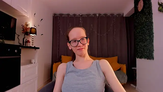 Snapshot of BettyBrowni chatting on 02/05/25, 04:03 BettyBrowni online show from 02/05/25, 04:03