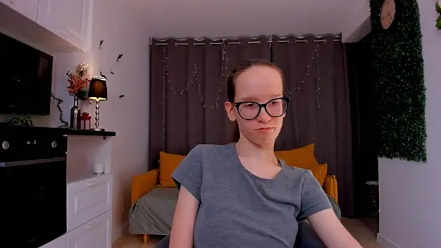 Snapshot of BettyBrowni chatting on 02/07/25, 01:36 BettyBrowni online show from 02/07/25, 01:36