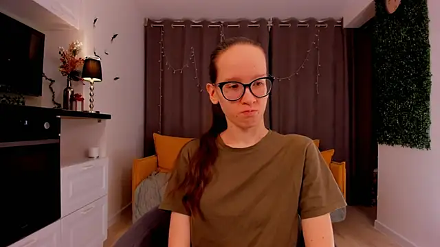 Snapshot of BettyBrowni chatting on 02/10/25, 04:14 BettyBrowni online show from 02/10/25, 04:14