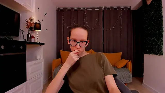 Snapshot of BettyBrowni chatting on 02/11/25, 01:20 BettyBrowni online show from 02/11/25, 01:20