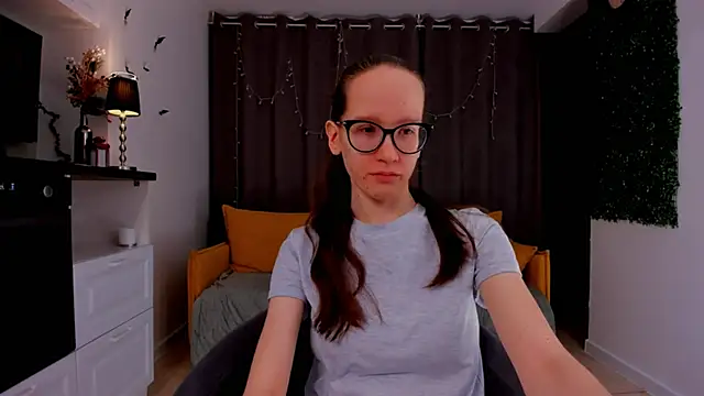 Snapshot of BettyBrowni chatting on 02/13/25, 04:07 BettyBrowni online show from 02/13/25, 04:07