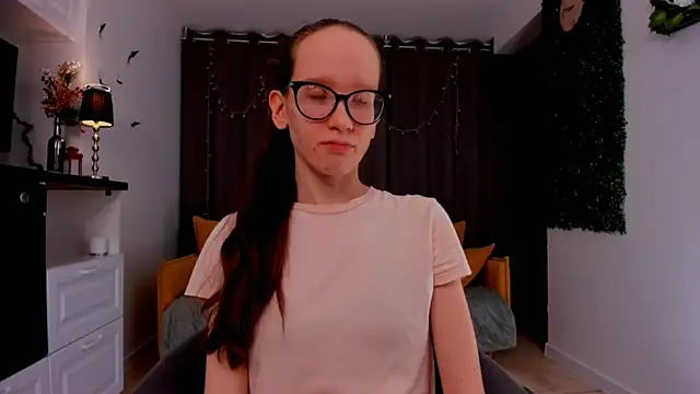 Snapshot of BettyBrowni chatting on 02/14/25, 01:13 BettyBrowni online show from 02/14/25, 01:13