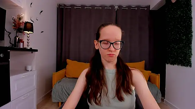 Snapshot of BettyBrowni chatting on 02/15/25, 04:12 BettyBrowni online show from 02/15/25, 04:12