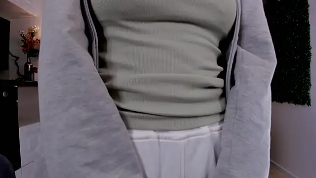 Snapshot of BettyBrowni chatting on 02/15/25, 07:17 BettyBrowni online show from 02/15/25, 07:17