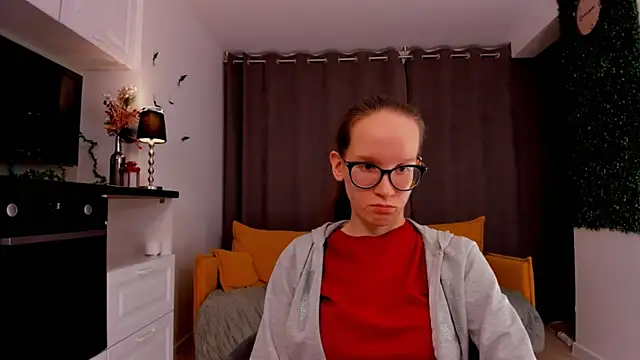 Snapshot of BettyBrowni chatting on 02/16/25, 07:16 BettyBrowni online show from 02/16/25, 07:16