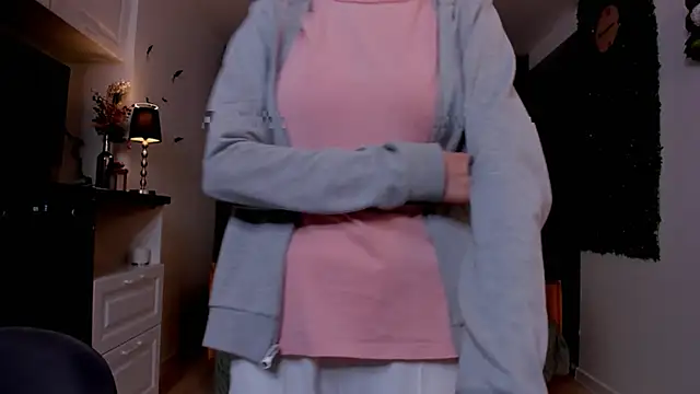 Snapshot of BettyBrowni chatting on 02/19/25, 07:16 BettyBrowni online show from 02/19/25, 07:16