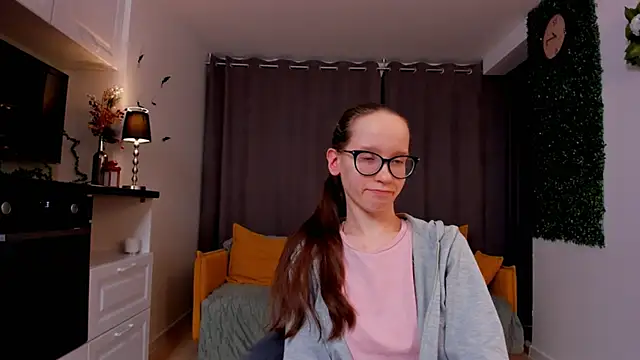 Snapshot of BettyBrowni chatting on 02/19/25, 11:14 BettyBrowni online show from 02/19/25, 11:14